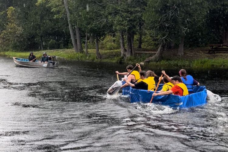 Civil 200 team rowing