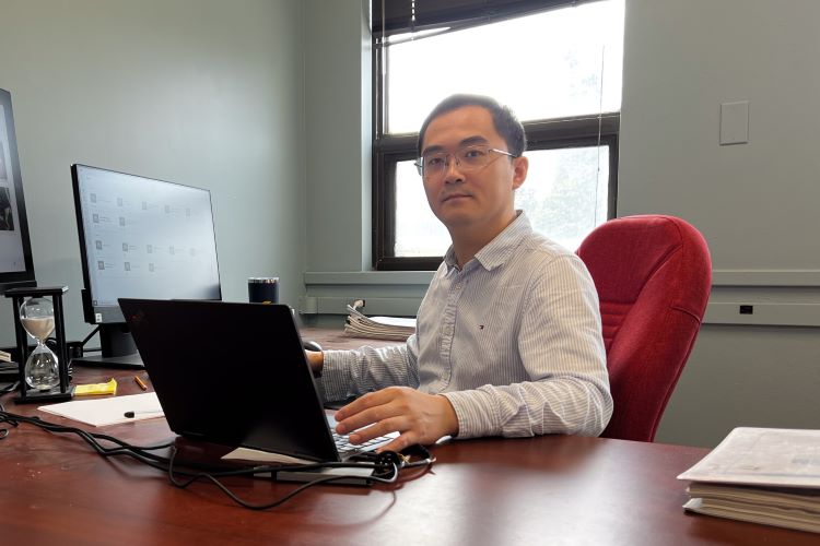 A Canada Research Chair in Intelligent System Security and Privacy, Jianbing Ni is keeping AI tools safe and secure