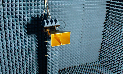 An anechoic chamber for ultra-wideband antenna testing to 40 GHz for 5G communications